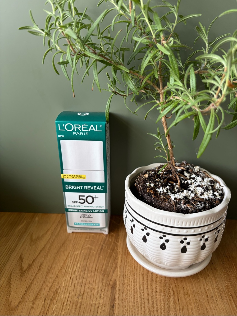 L'Oreal Bright Reveal SPF 50+ Sunscreen in Teal Green Packaging
